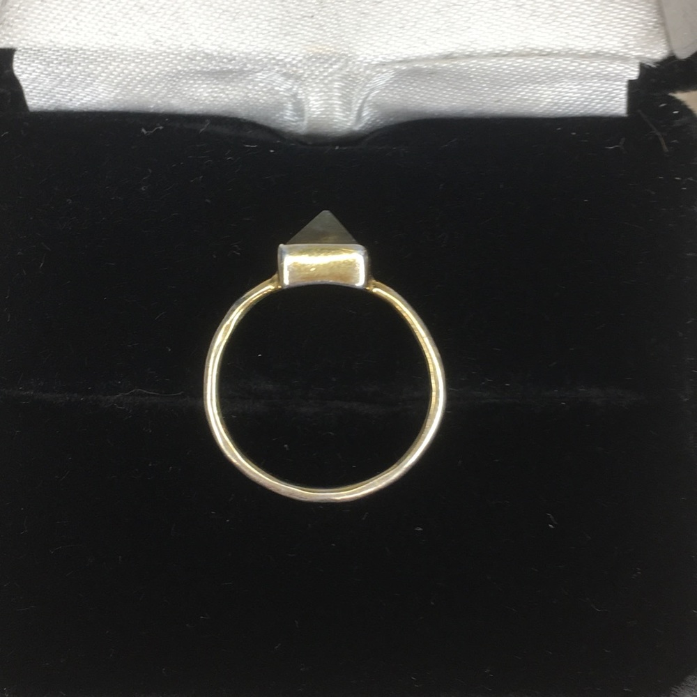 Labradorite Pyramid Ring - Picture 5 of 8